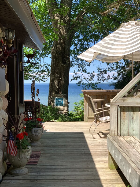 Kingsley Beach Cottage right on Burt Lake Indian River Vrbo