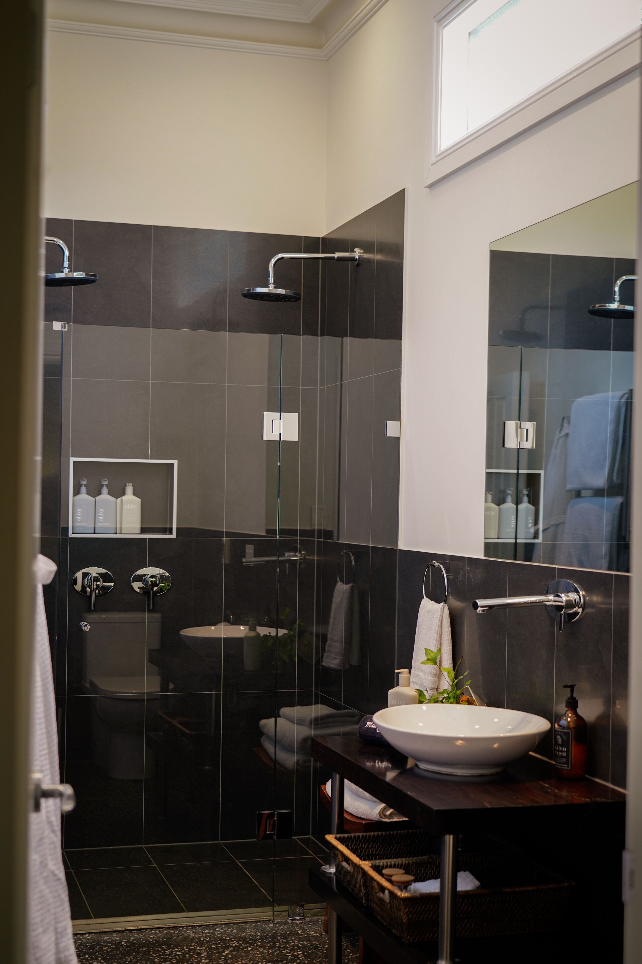 Combined shower/bathtub, hair dryer, towels, soap