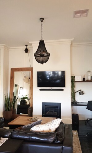 Smart TV, fireplace - Barossa Bed & Breakfast (Tanunda)