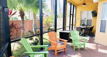Shadow Bay Luxe Home with a Private Screened Pool near Universal Studios.