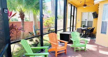 Shadow Bay Luxe Home with a Private Screened Pool near Universal Studios.