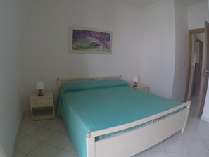 2 slaapkamers, een strijkplank/strijkijzer, gratis wifi