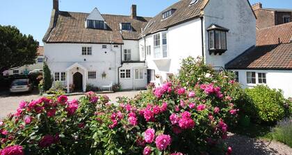 Housekeepers, sleeps 4/5, characterful, beamed property near the Quantock Hills.