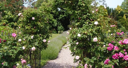 Housekeepers, sleeps 4/5, characterful, beamed property near the Quantock Hills.