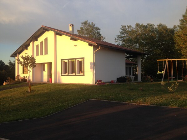 Exterior - Modern house located between sea and mountains, ideal for discovering the region (Saint-Pierre-D'irube)