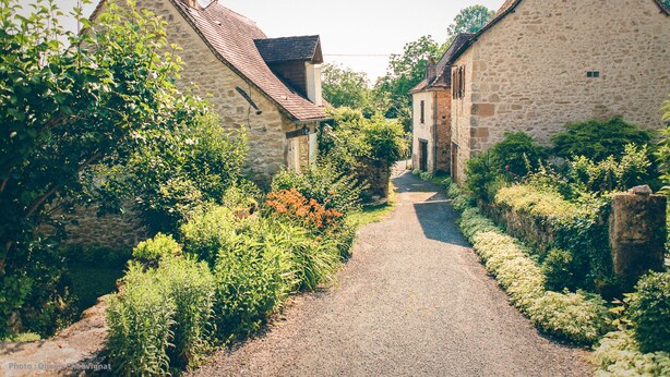 Unclassified image, 1 of 8, button - Rural house in Perigord Sarladais (Azerat)