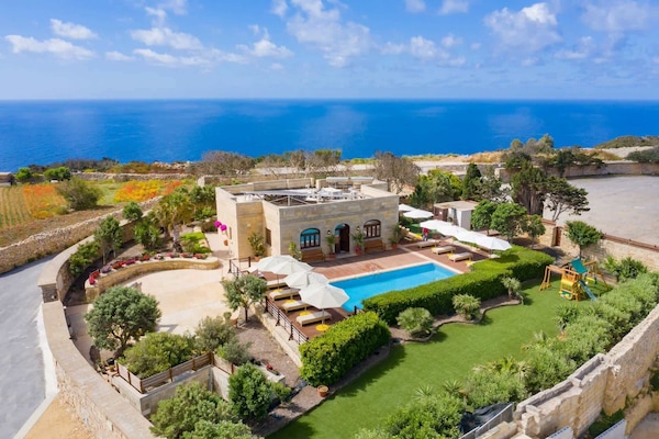 The villa sits on a massive tract of private land, giving you the utmost peace and privacy.