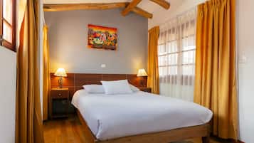 Single Room, 1 Double Bed | Down comforters, individually decorated, laptop workspace
