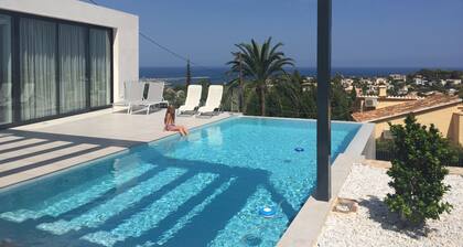 luxurious, state-of-the-art villa with beautiful views