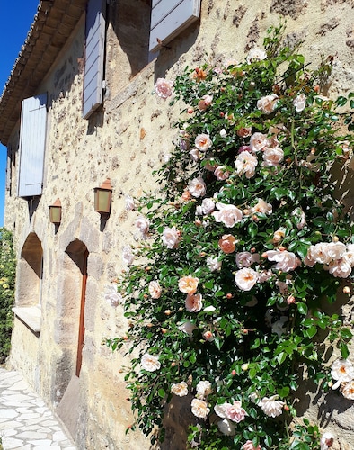 Large charming family farmhouse between sea and mountains.