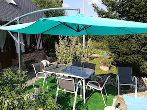 Outdoor dining - Charming Norman house just 20 minutes from Honfleur and the Coast (Toutainville)