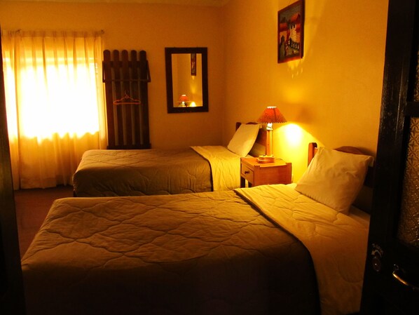 Twin Room, 2 Single Beds (Shared Bathroom)