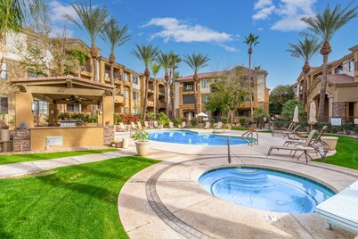 Quiet 1st Floor, Gated, Pool, Wi-Fi, Free Parking, Gym
