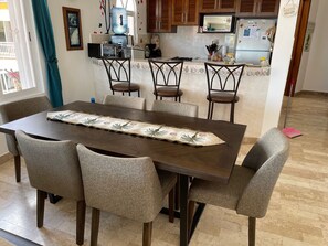 Dining - Hippie Bob & Diana's Beachfront Penthouse; Chankanaab Area (Cozumel)