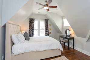 4 bedrooms, iron/ironing board, travel crib, free WiFi