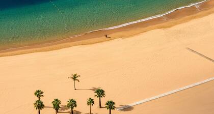 Ylellinen huvila del Duque Los Cristianosissa, unelmapaikka, oma uima-allas, merinäköala, golf