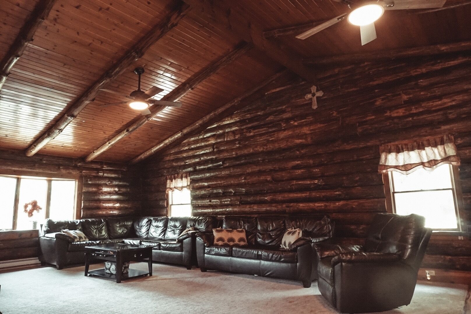 智能电视、壁炉、桌上足球