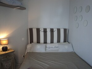 1 chambre, fer et planche à repasser, Wi-Fi gratuit