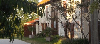 Gîte La Fromagerie lungo il canale laterale della Loira