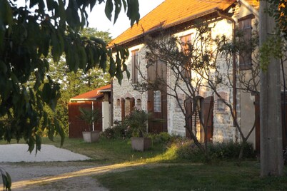 Gîte La Fromagerie a lo largo del canal lateral del Loira