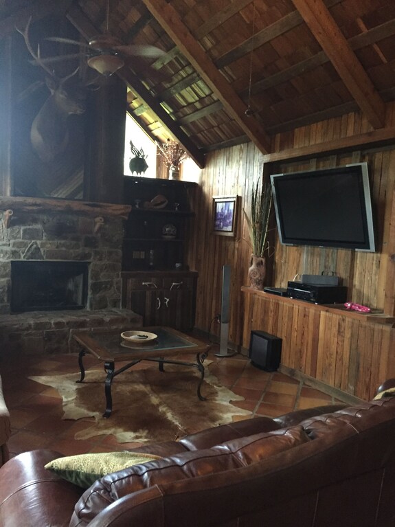 Charming Hill Country Home - Hunt, TX