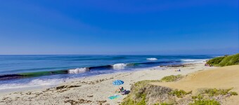 Sandcastle Hideaway, Dog Friendly, Designer Studio, Private Patio And Parking!