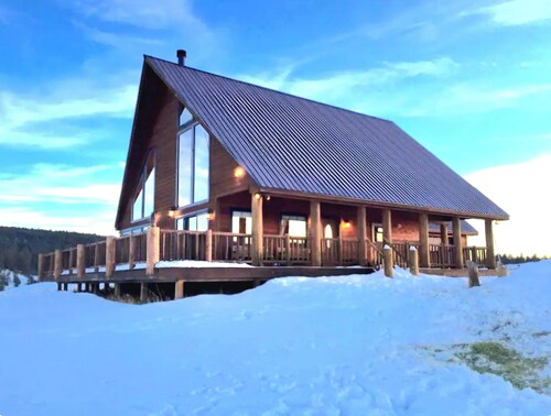 Stately Rocky Mountain Chalet
