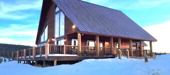 Stately Rocky Mountain Chalet