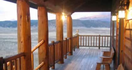 Stately Rocky Mountain Chalet