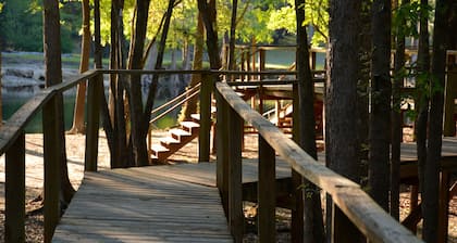 Ichetucknee Springs/Ginnie Springs/Santa Fe River at the Hideaway Cottage