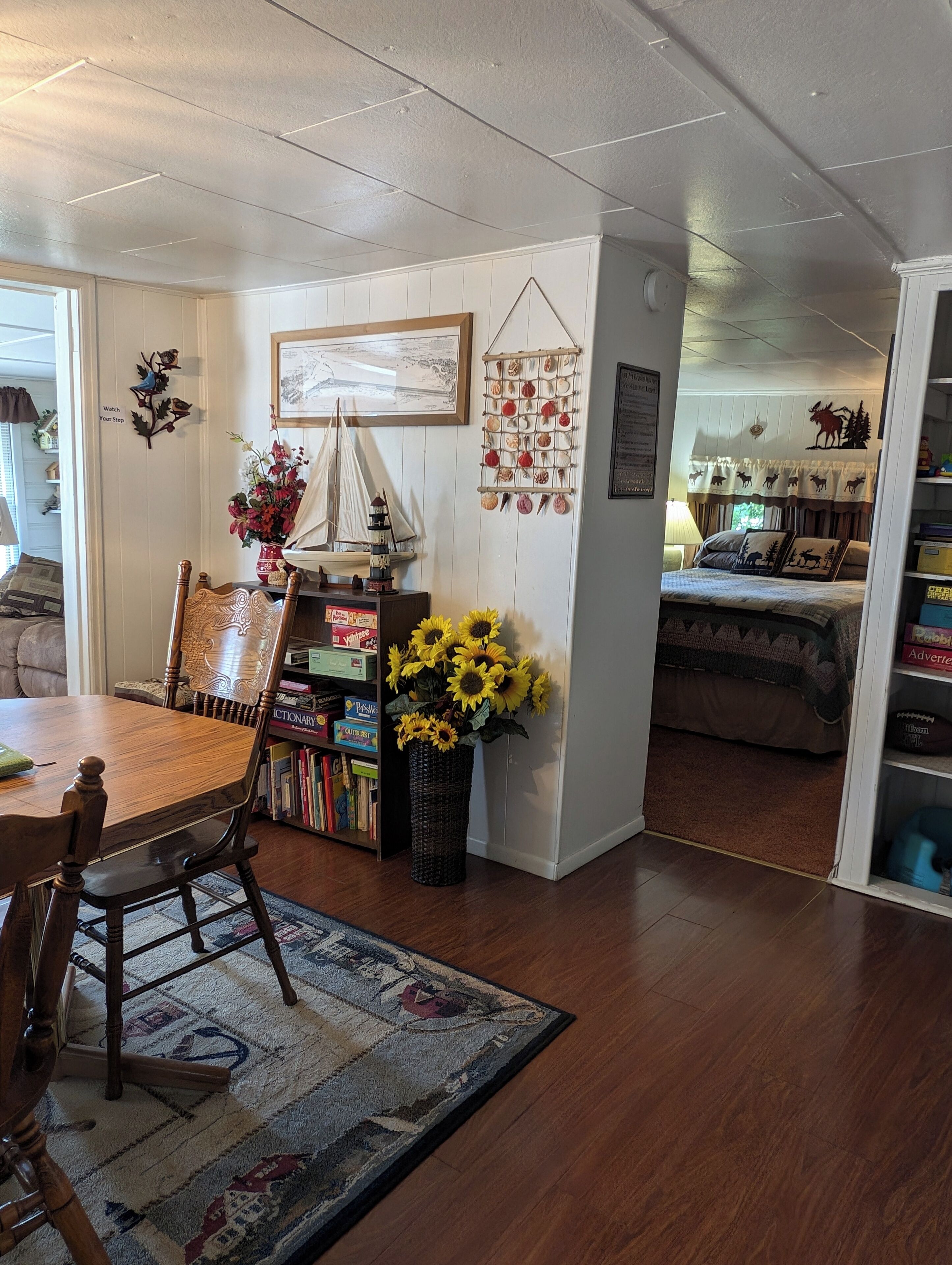 1 bedroom, bed sheets