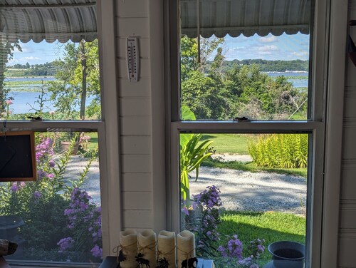 Viihtyisä mökki sijaitsee 10 Mi. Nauvoon.  Hotelli sijaitsee aivan Mississippi-joen varrella!