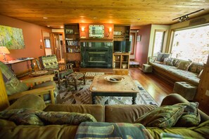 Smart-TV, peis, videospill og DVD-spiller