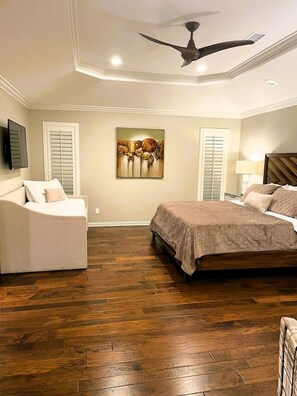 5 bedrooms, desk, iron/ironing board, travel crib - High Demand Private VIP with Heated Pool and Spa! (Dallas)