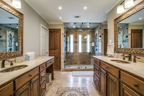 Rainfall showerhead, hair dryer, towels - High Demand Private VIP with Heated Pool and Spa! (Dallas)