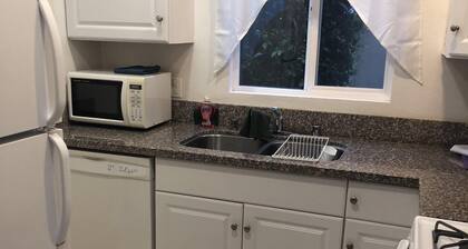 Beautiful one bedroom in Burbank