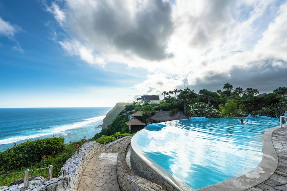 Cliffront Tropical Villa Cantik