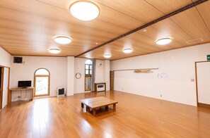 Japanese Style Room, Run of House | Blackout drapes, free WiFi, bed sheets - Lodge Oka (Yuzawa)