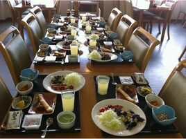 传统客房 (Japanese Style, Large Room) | 遮光窗帘、免费 WiFi、床单