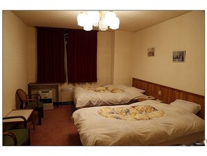 Habitación (Western Style, Run of House) | Cortinas opacas, wifi gratis, ropa de cama