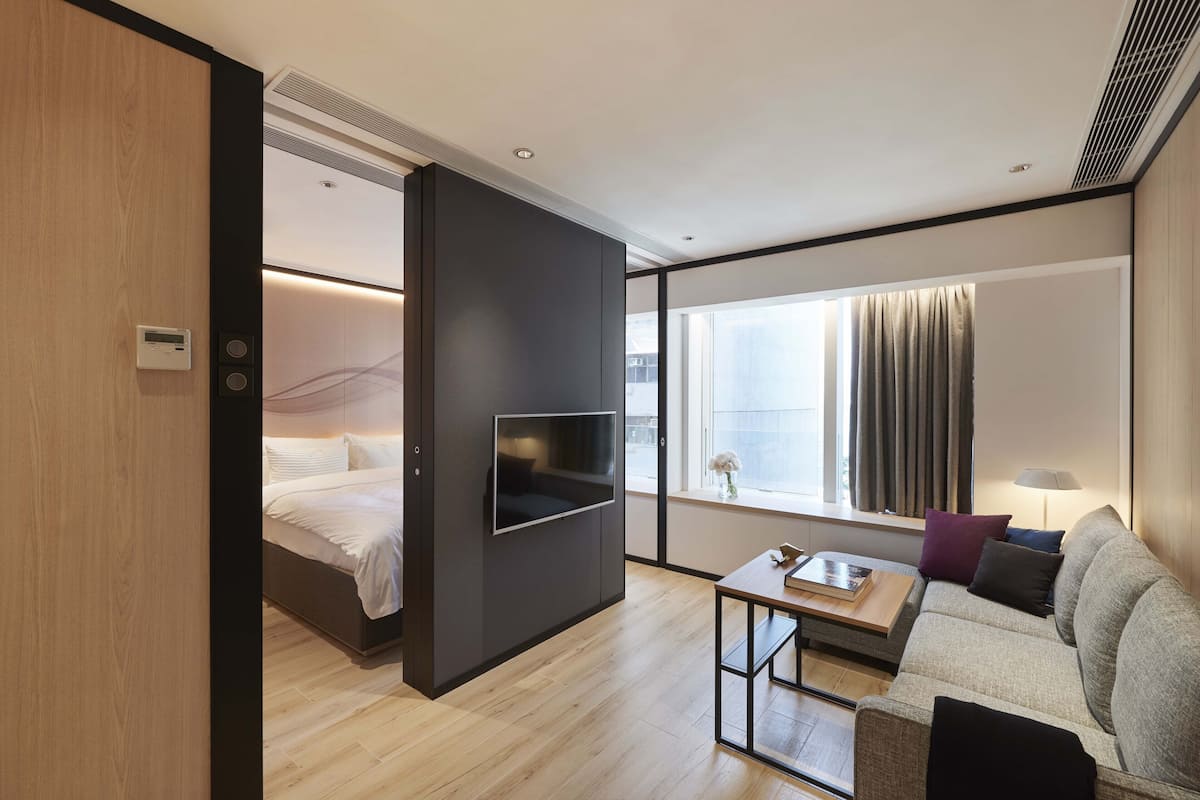 Estudio (harbour view one bedroom (south tower) | Caja de seguridad en la habitación, escritorio y insonorización