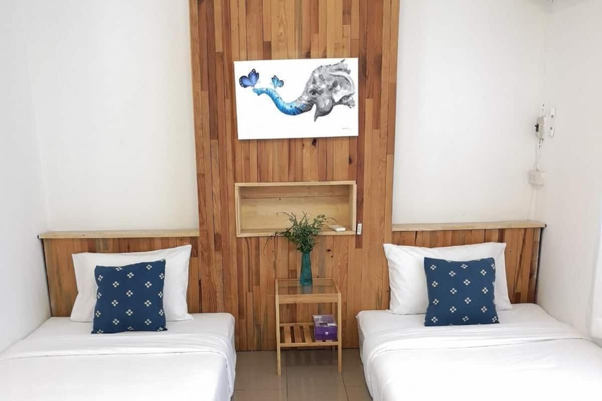 Standard Twin Room | 1 bedroom, desk, laptop workspace, free WiFi