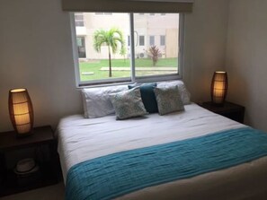 3 bedrooms, blackout curtains, bed sheets, wheelchair access