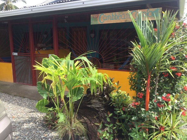 Fachada de la propiedad