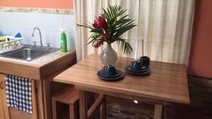 Comfort Studio, 1 King Bed, Non Smoking | In-room dining - Caribbean Comfort (Cahuita)