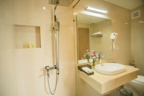 Bathroom | Shower, free toiletries, hair dryer, slippers - Orbit Resort & Spa (Nha Trang)