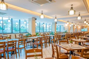 Breakfast, lunch and dinner served - Orbit Resort & Spa (Nha Trang)
