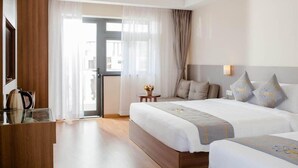 Minibar, in-room safe, desk, WiFi (free) - Orbit Resort & Spa (Nha Trang)