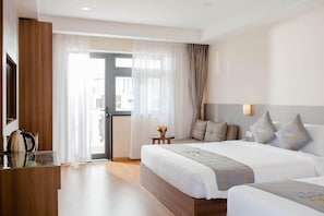 Minibar, in-room safe, desk, free WiFi