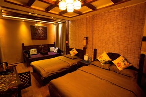 Perhehuone, useita sänkyjä, tupakointi kielletty | Työpöytä, pimennysverhot, ilmainen Wi-Fi